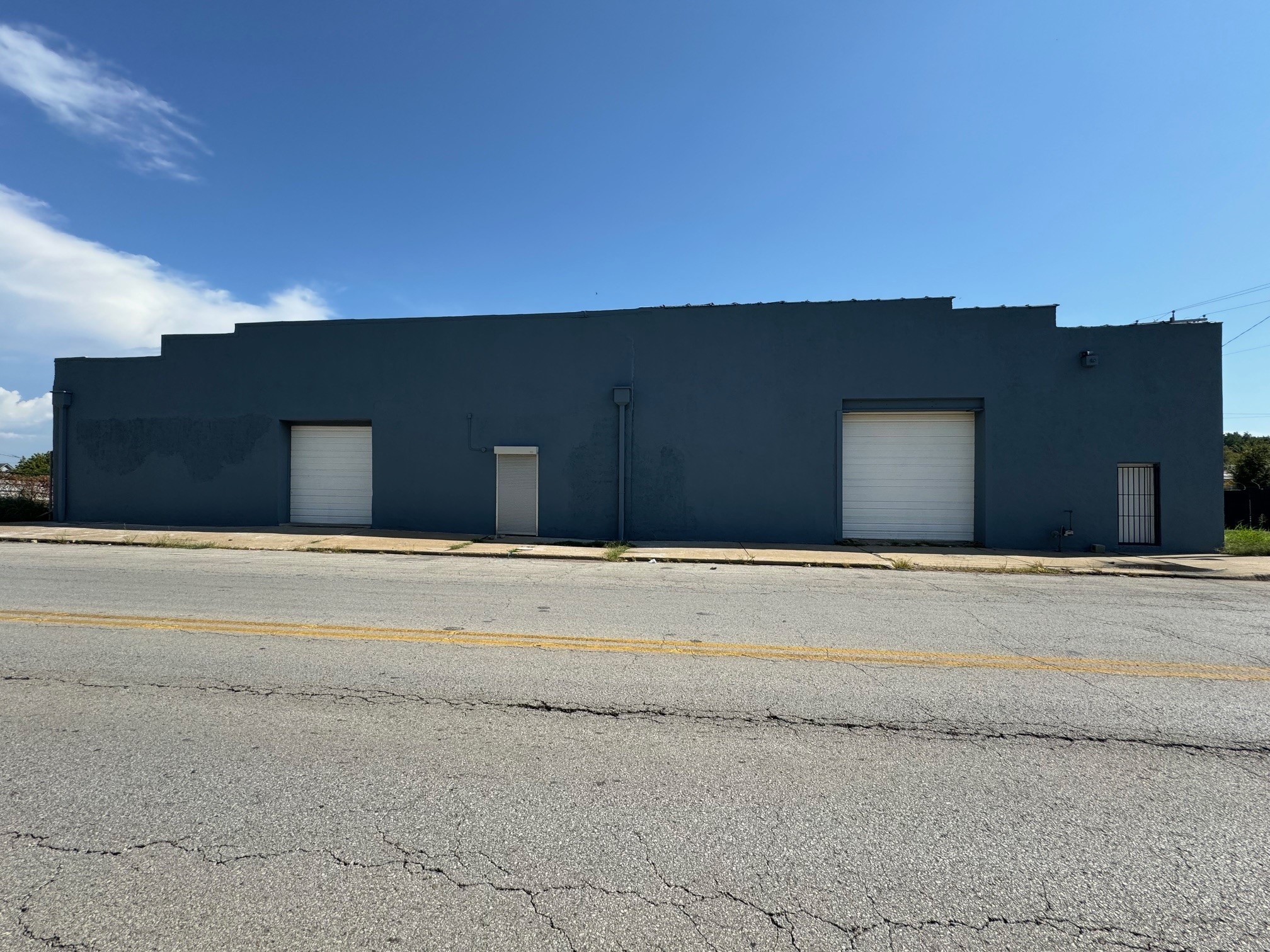 2125 Indiana Ave, Kansas City, MO for lease Building Photo- Image 1 of 19