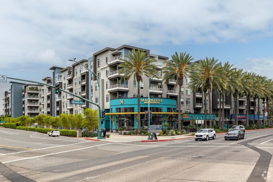 2100 E Katella Ave, Anaheim, CA for lease - Building Photo - Image 2 of 8