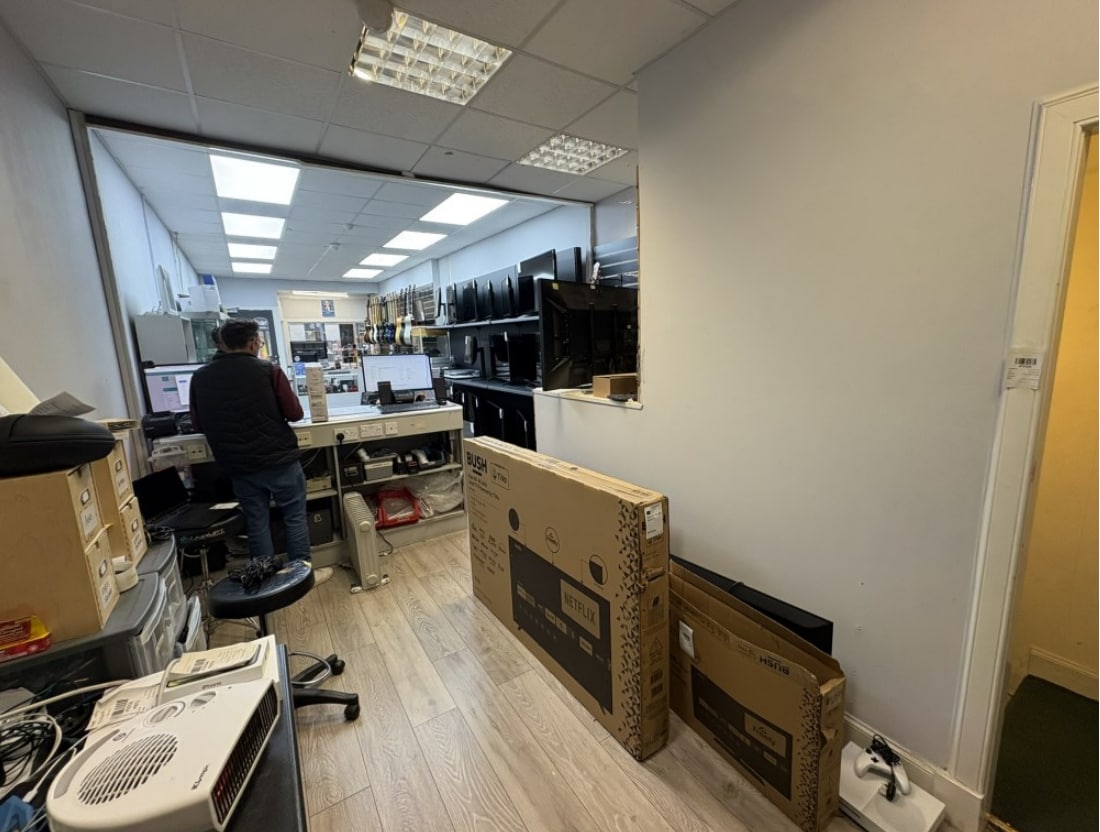 63 Elm Row, Edinburgh, EDH EH7 4AQ - Unit 63 -  - Interior Photo - Image 1 of 2