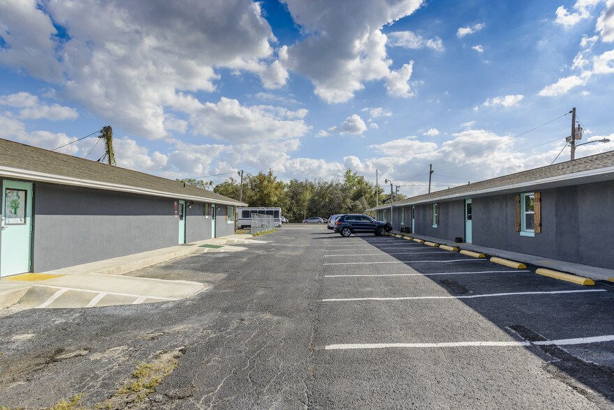 1325 E Altamonte Dr, Altamonte Springs, FL for sale - Building Photo - Image 2 of 27