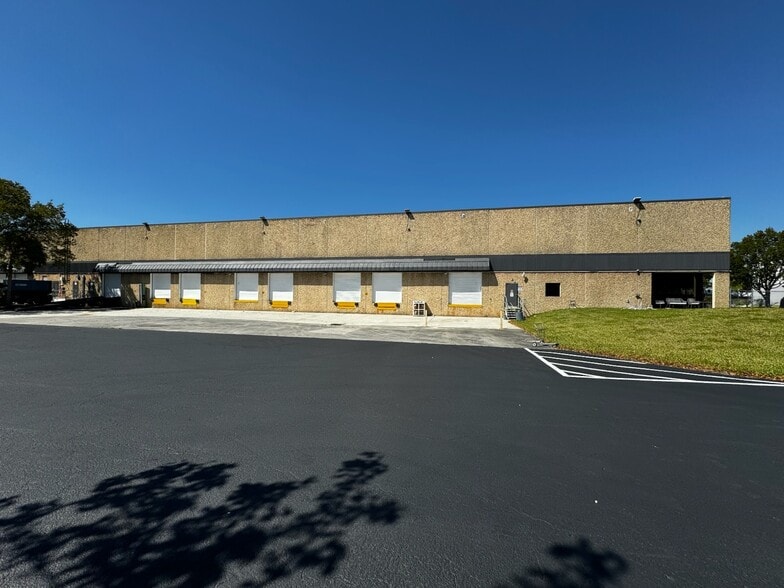 5360 NW 35th Ave, Fort Lauderdale, FL for lease - Building Photo - Image 2 of 17