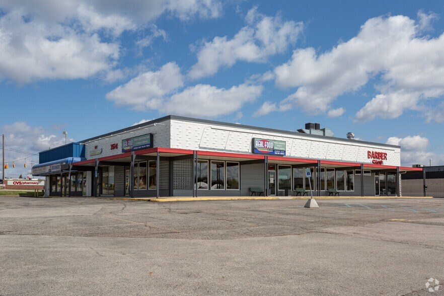 3514 Plainfield Ave NE, Grand Rapids, MI for sale - Primary Photo - Image 1 of 1