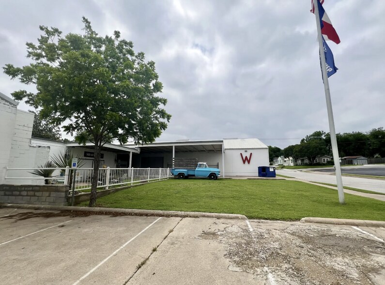 3621 Collinwood Ave, Fort Worth, TX for sale - Building Photo - Image 2 of 5