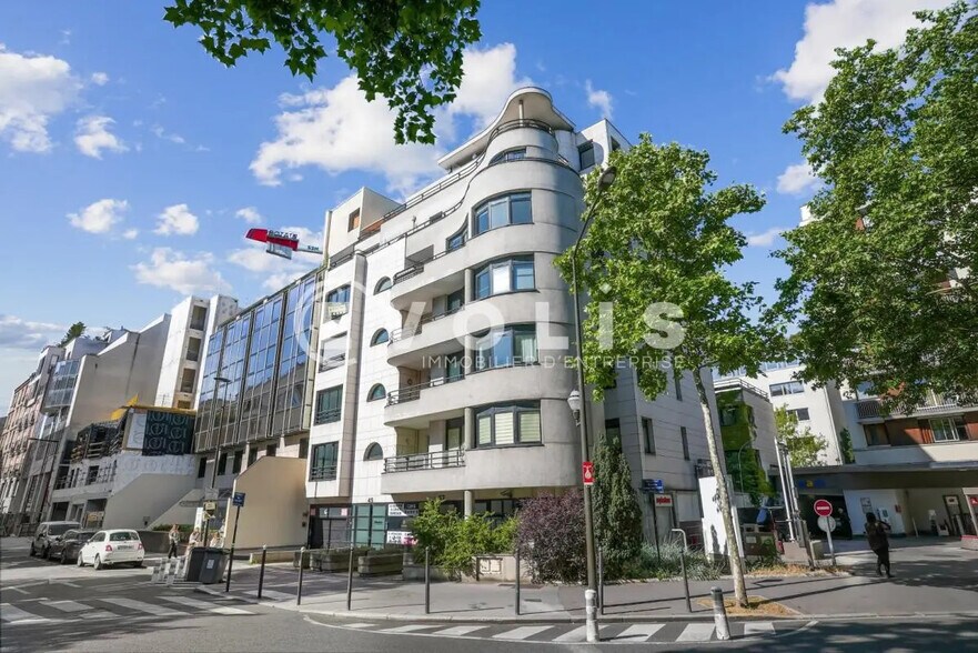 Office in Boulogne-Billancourt for lease - Building Photo - Image 2 of 14