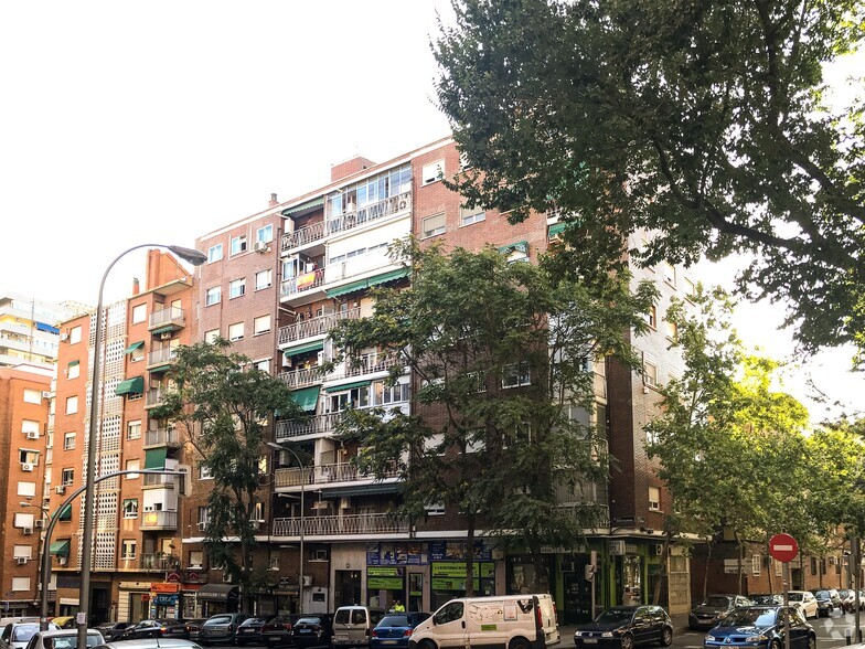 Multifamily in Madrid, MAD for sale - Primary Photo - Image 1 of 2