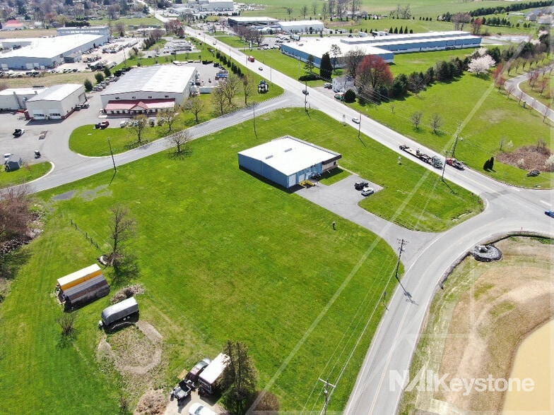 949 Poplar Rd, Honey Brook, PA for lease - Building Photo - Image 3 of 5