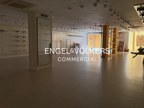Retail in Manresa, Barcelona for lease Interior Photo- Image 1 of 7