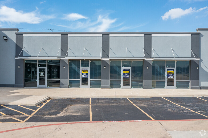 2840-2858 Walnut Hill Ln, Dallas, TX for lease - Building Photo - Image 2 of 8