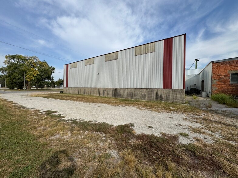 913 Evelyn St, Perry, IA for sale - Building Photo - Image 2 of 3