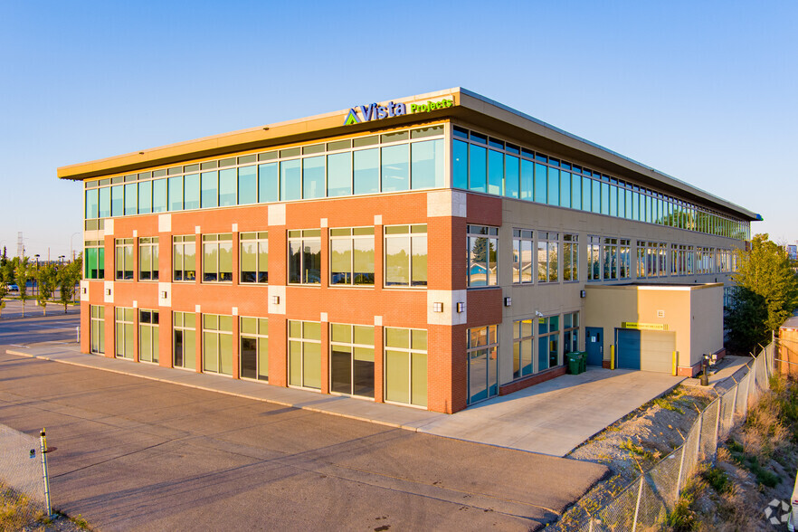 4000 4th St SE, Calgary, AB for lease - Building Photo - Image 3 of 17