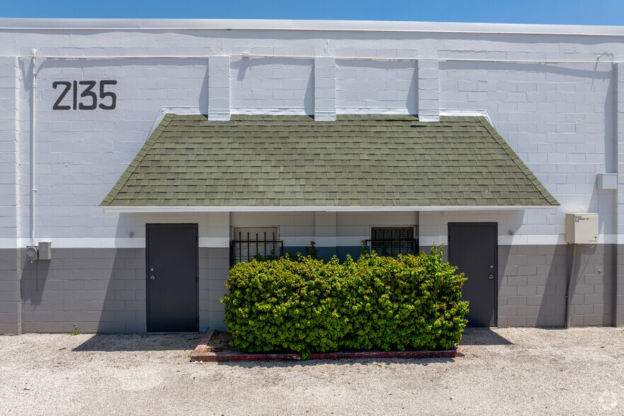 2103-2135 W Church St, Orlando, FL for lease - Building Photo - Image 3 of 6