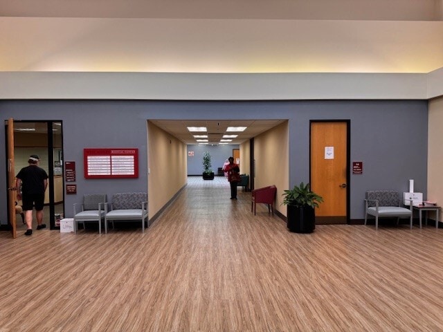 2270 Ashley Crossing Dr, Charleston, SC for lease - Interior Photo - Image 3 of 4