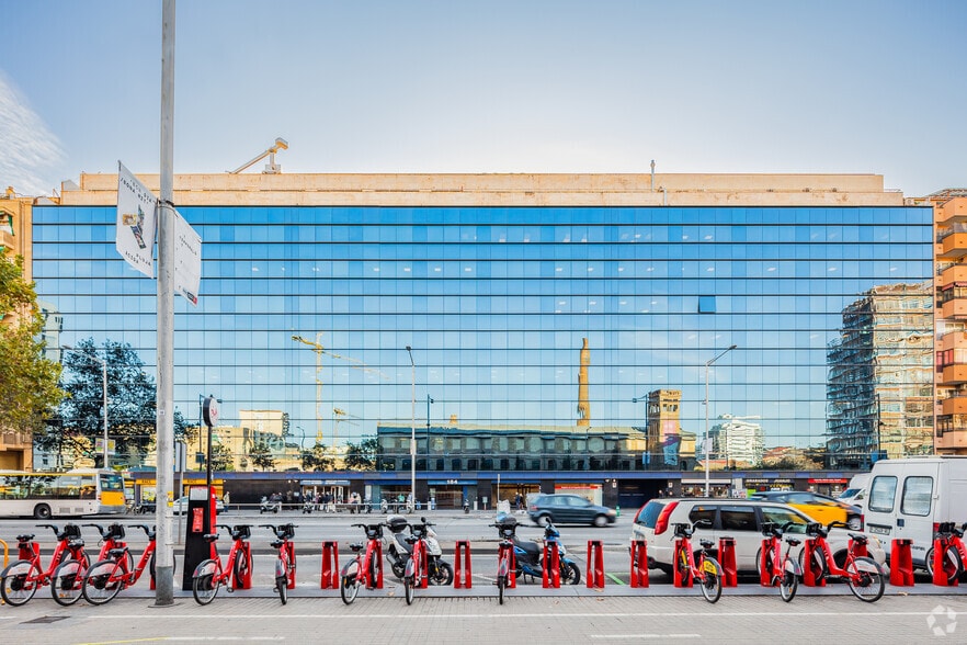 Gran Vía de les Corts Catalanes, 170-184, Barcelona, Barcelona for lease - Primary Photo - Image 1 of 5