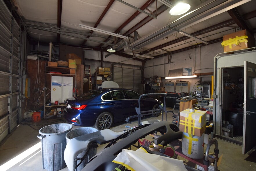 10310 Rozzelles Ferry Rd, Charlotte, NC for sale - Building Photo - Image 2 of 18