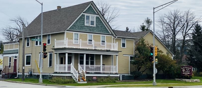 10352 N Port Washington Rd, Mequon, WI for sale - Building Photo - Image 1 of 1