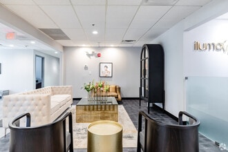 3030-3140 Finley Rd, Downers Grove, IL for lease Interior Photo- Image 2 of 3