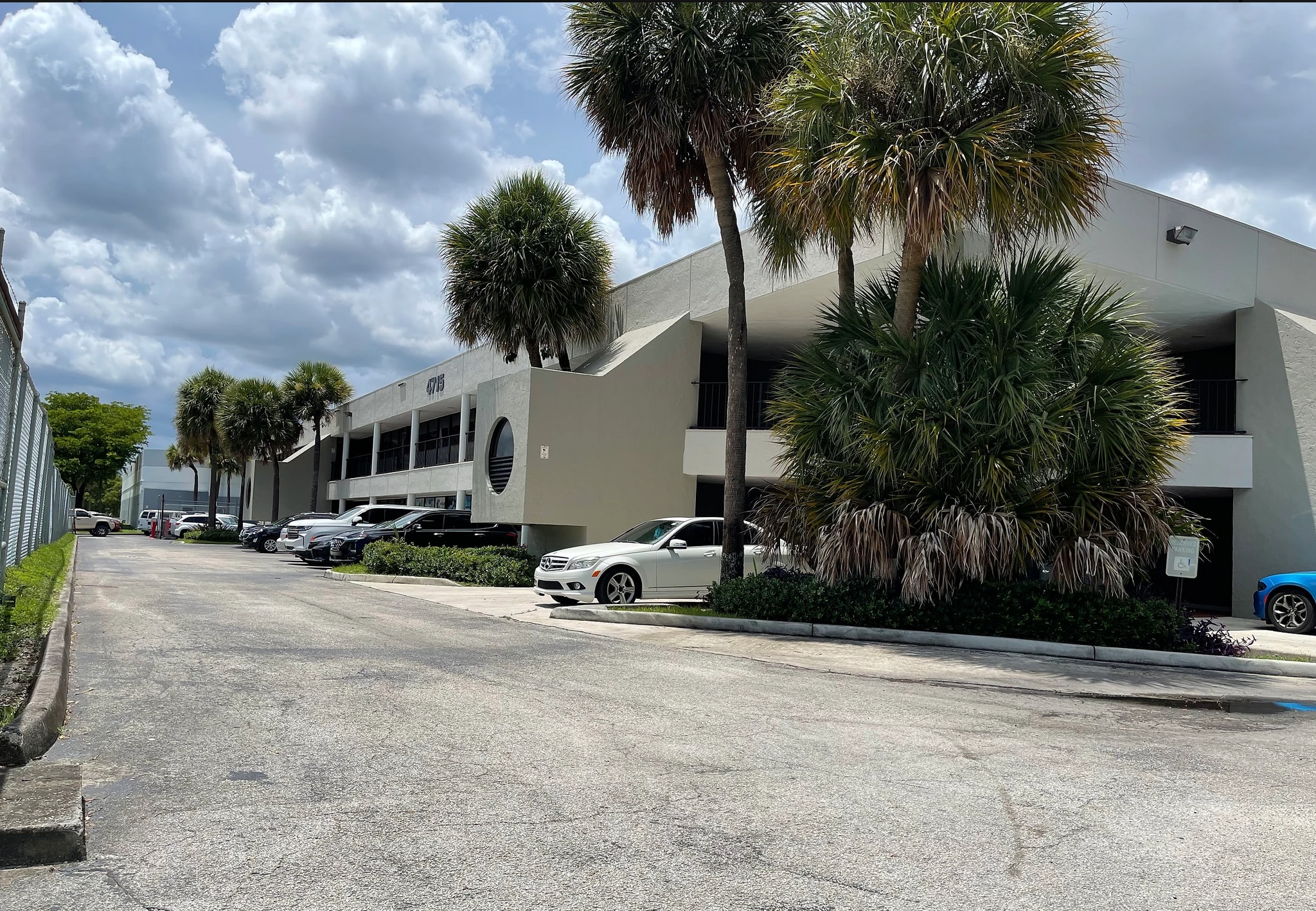 4715 NW 157th St, Hialeah, FL for lease Building Photo- Image 1 of 9
