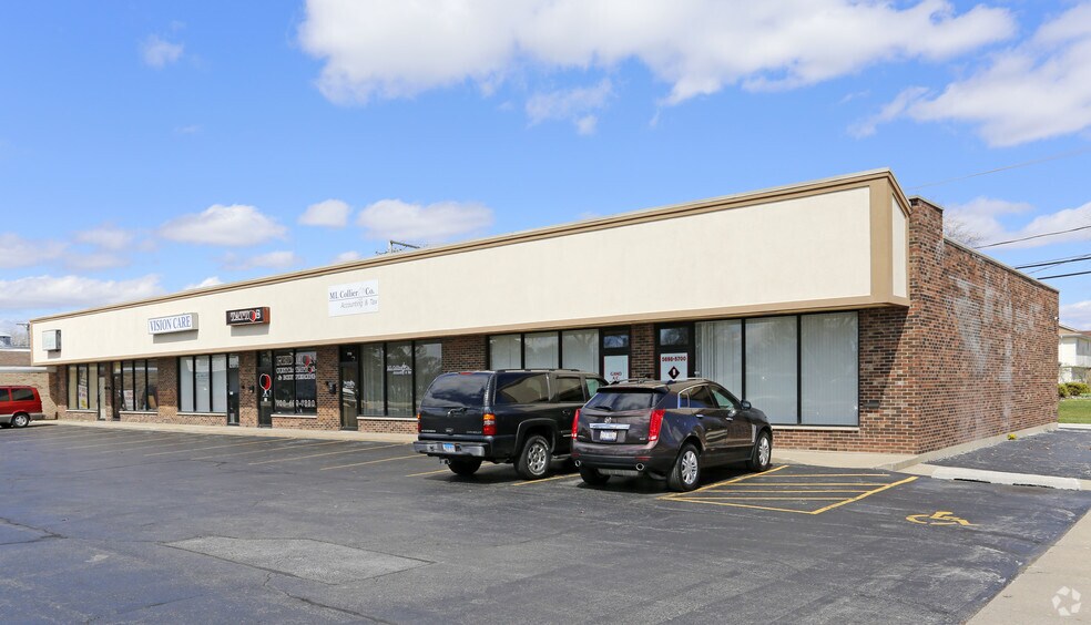 5698 W 111th St Chicago Ridge Il 60415 Oak Ridge Plaza Loopnet