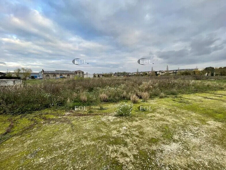 Land in Persan for lease - Building Photo - Image 2 of 3