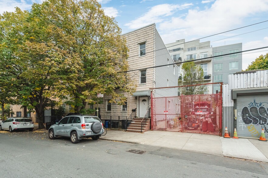 252 Skillman Ave, Brooklyn, NY for sale - Building Photo - Image 2 of 10