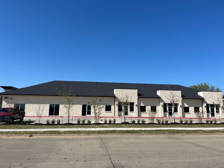 501 Pine Ridge st, Aubrey, TX for lease - Building Photo - Image 1 of 4