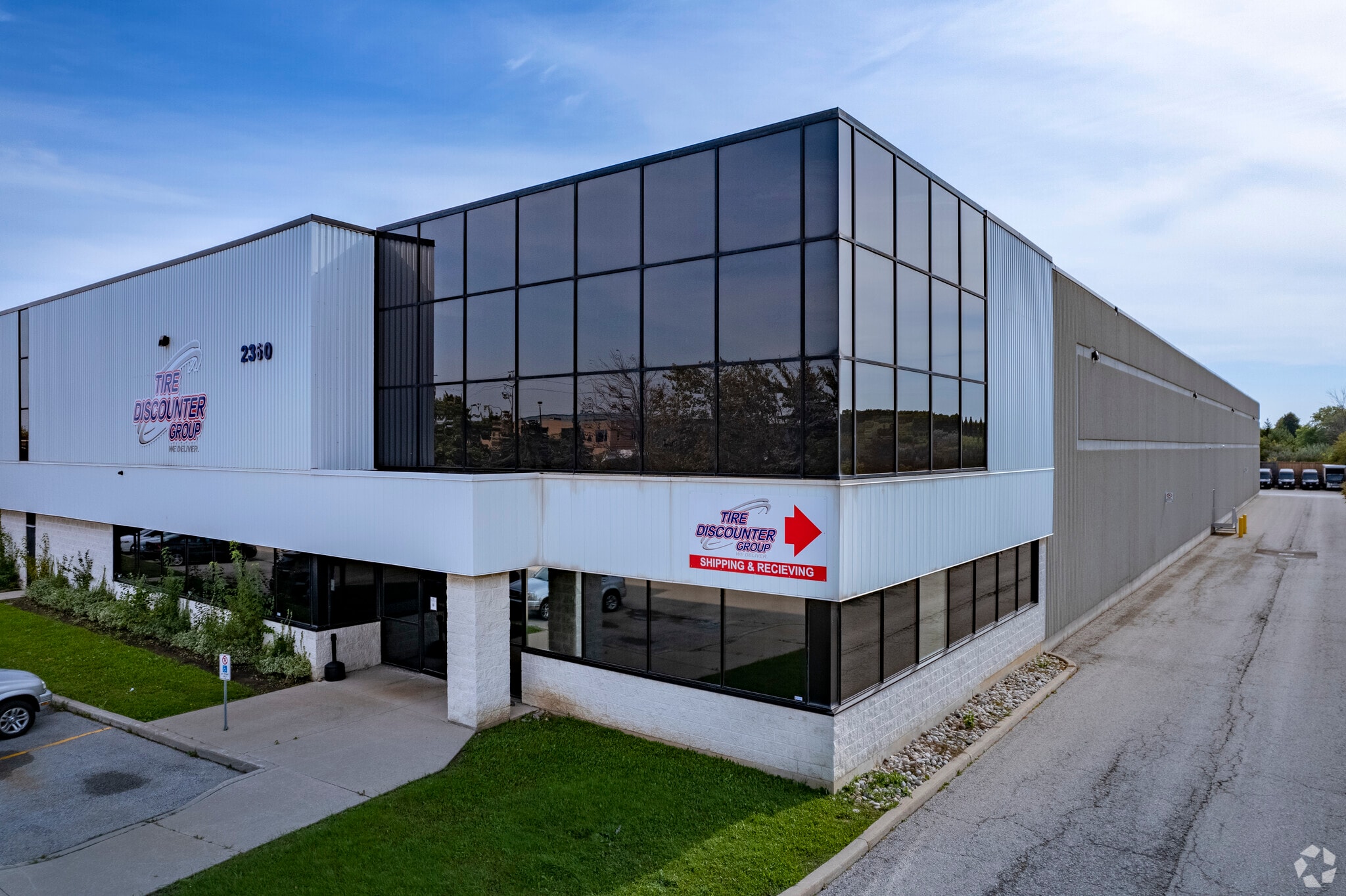 2360 Cornwall Rd, Oakville, ON for lease Primary Photo- Image 1 of 7