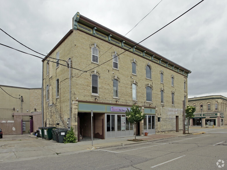96 S Main St, Fort Atkinson, WI for sale - Building Photo - Image 3 of 22
