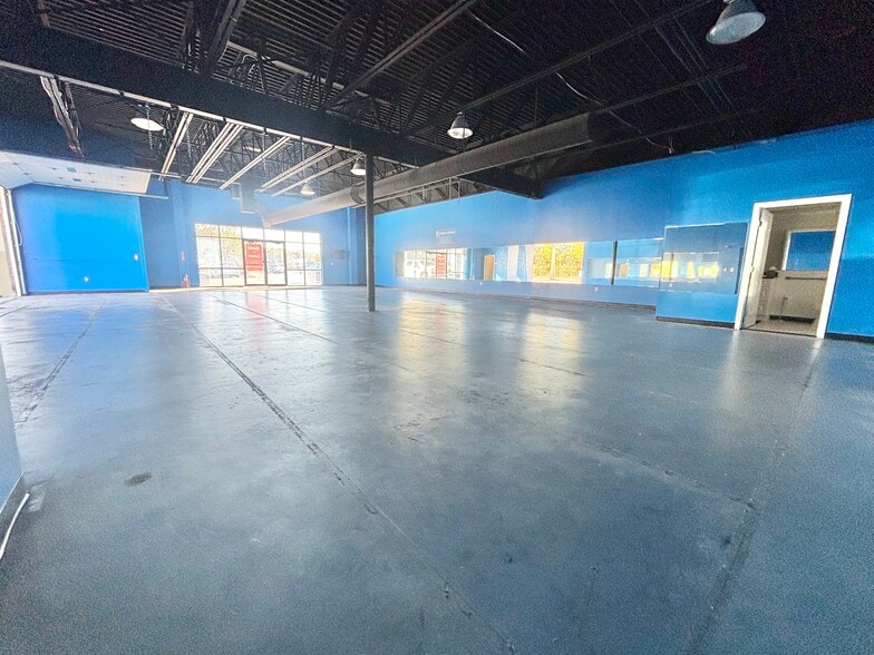 7 Lafayette Rd, North Hampton, NH for lease - Interior Photo - Image 3 of 7