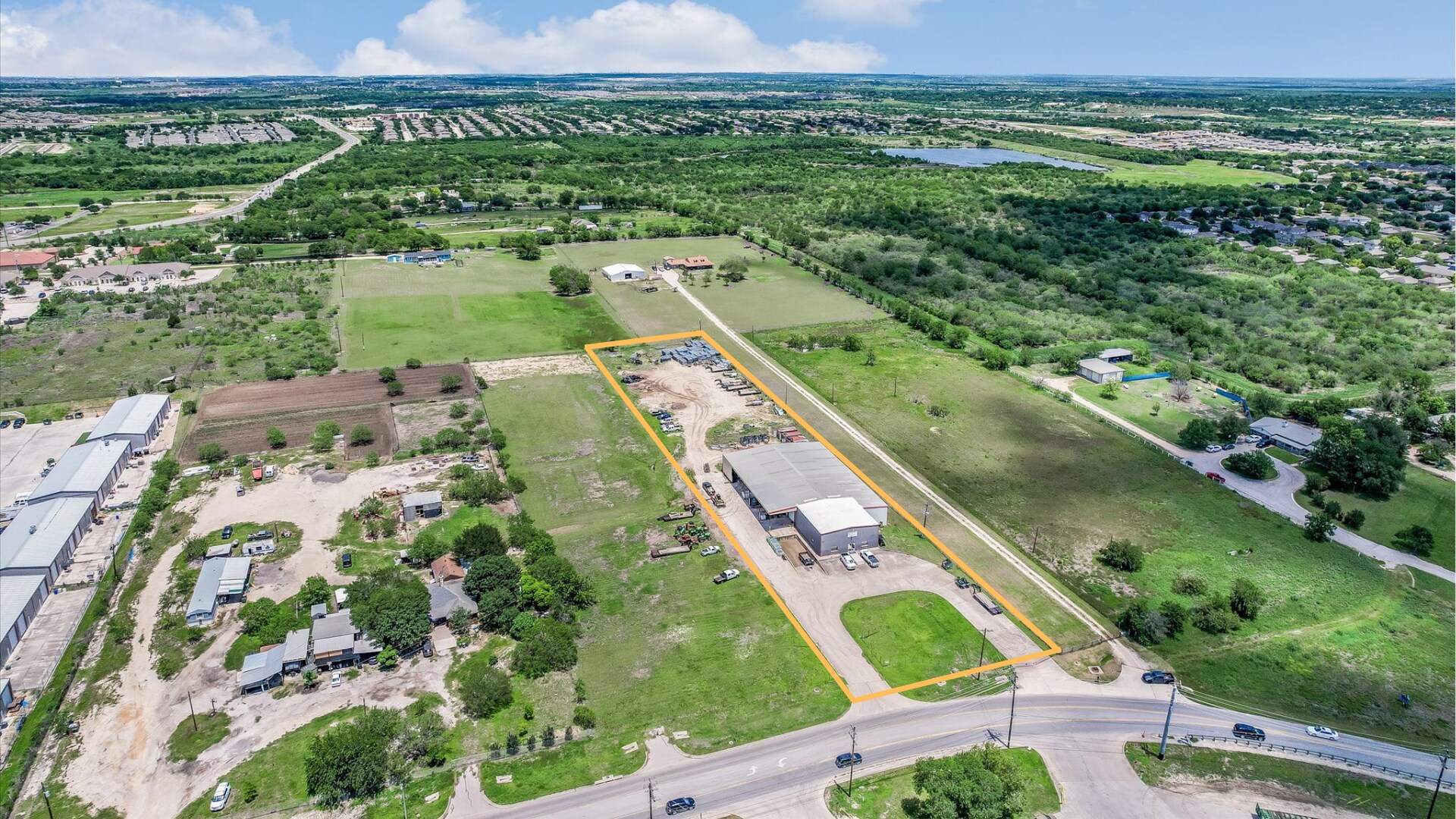 1251 Bunton Creek Rd, Kyle, TX for lease Interior Photo- Image 1 of 12