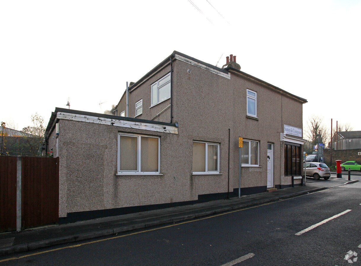 93 Crayford Rd, Crayford, DA1 4AS