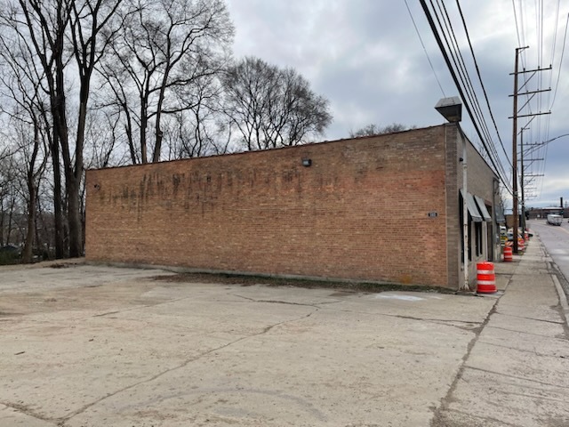 565 N State St, Elgin, IL for lease - Building Photo - Image 3 of 3