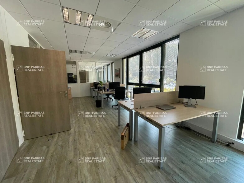 Office in Aix-en-Provence for lease - Building Photo - Image 3 of 18