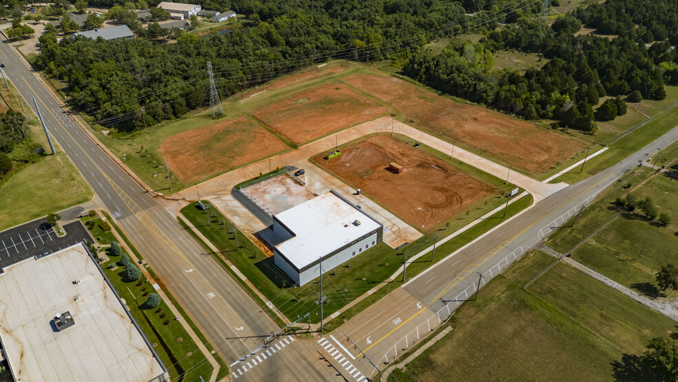 1001 NE 122nd St, Oklahoma City, OK for lease - Building Photo - Image 1 of 4