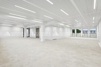 Office in Paris for lease Interior Photo- Image 2 of 14