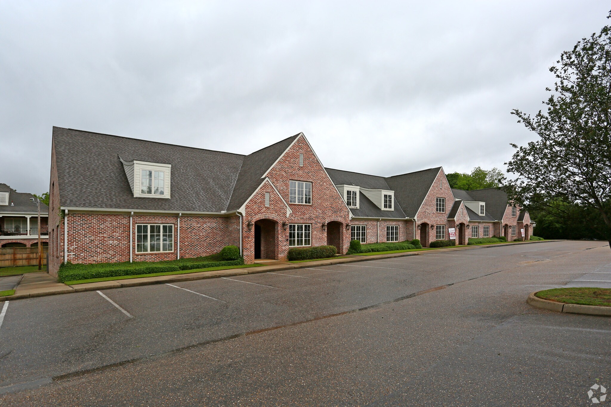 1733 W Main St, Dothan, AL 36301 Office for Sale