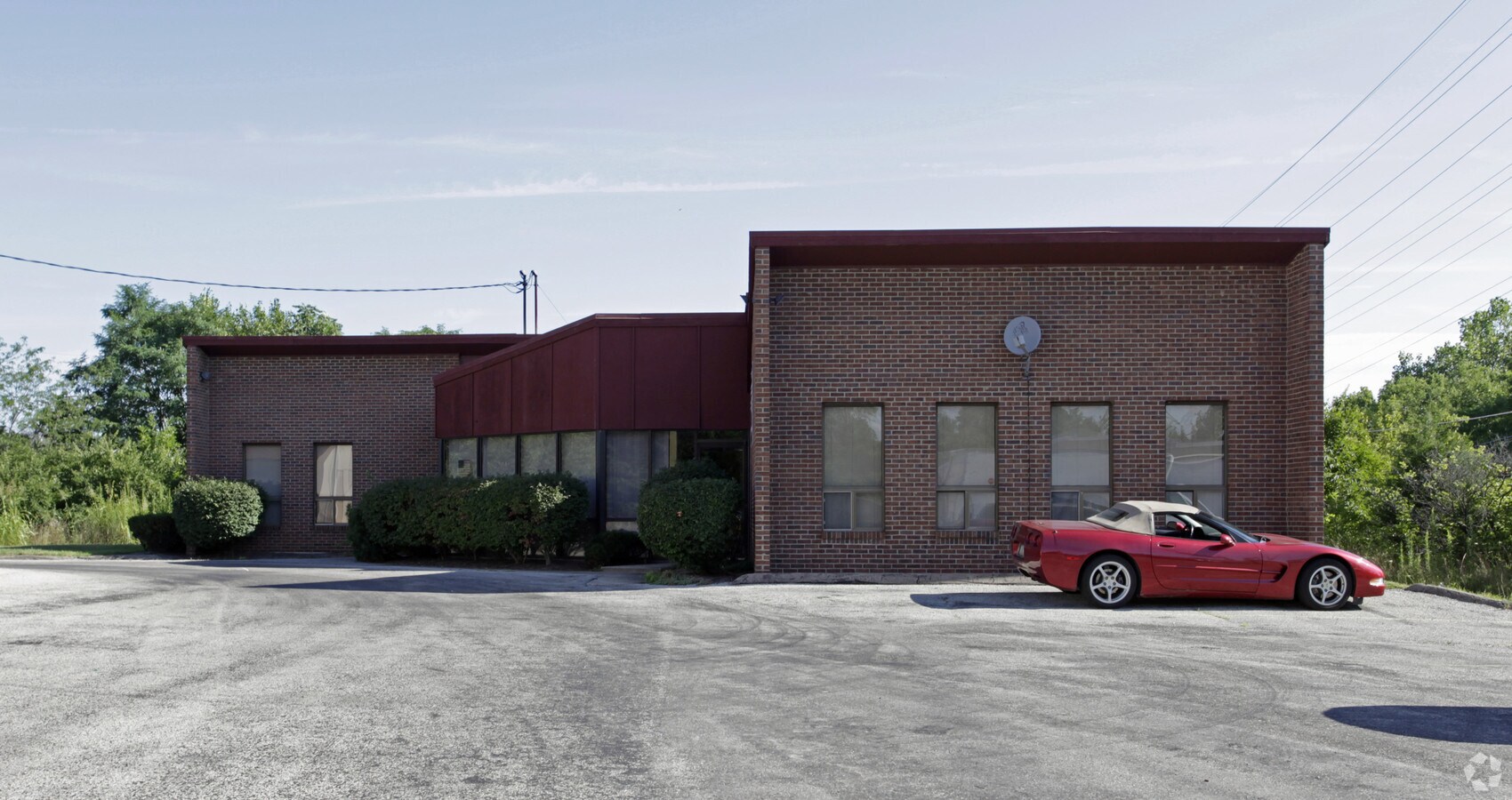 10280 Spartan Dr, Evendale, OH 45215