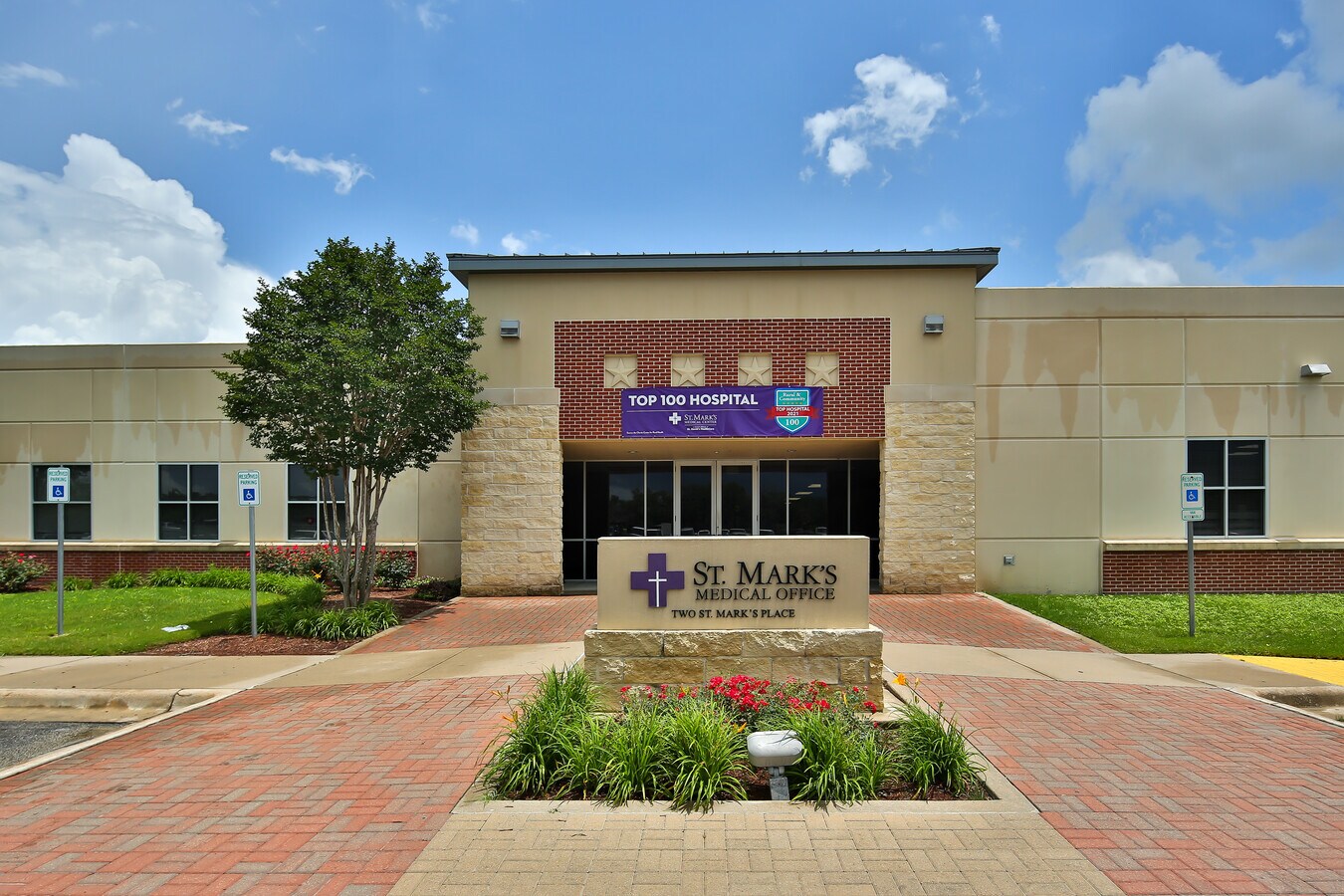 2 Saint Marks Pl, La Grange, TX 78945