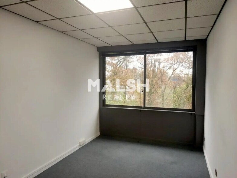 Office in Dardilly for lease - Interior Photo - Image 2 of 6