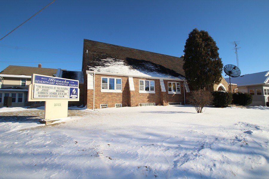 3223 Roosevelt Rd, Kenosha, WI for sale Primary Photo- Image 1 of 1