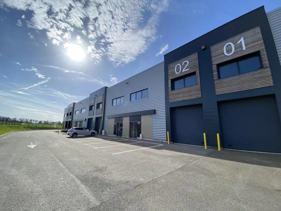 Industrial in Droue-sur-Drouette for lease Building Photo- Image 1 of 15