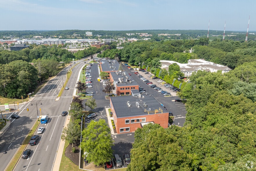 50 Burlington Mall Rd, Burlington, MA for lease - Building Photo - Image 1 of 19