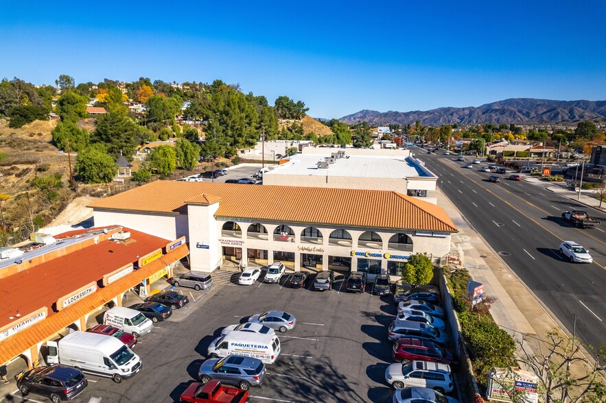 18909-18941 Soledad Canyon Rd, Canyon Country, CA for lease - Building Photo - Image 2 of 9