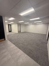 524 E Lamar Blvd, Arlington, TX for lease Interior Photo- Image 1 of 5