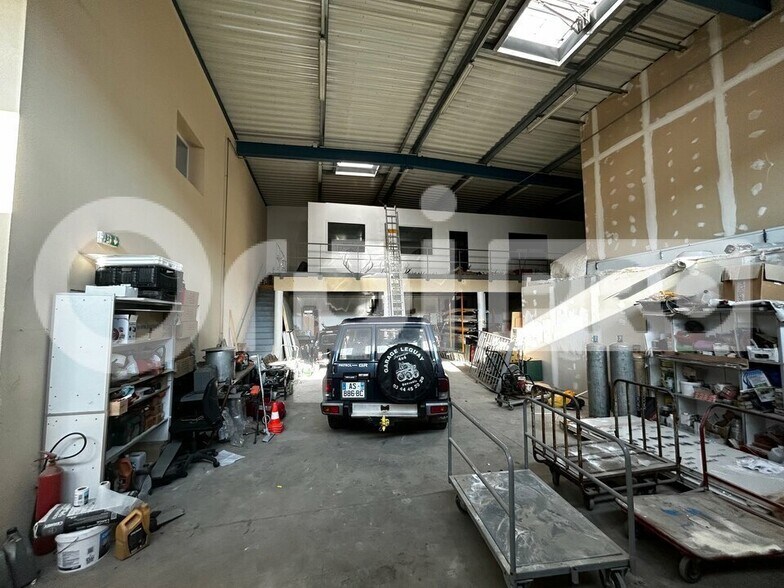 Flex in Beauvais for lease - Building Photo - Image 1 of 4