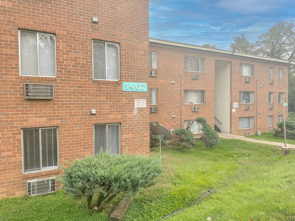 14051409 Doewood Ln, Capitol Heights, MD 20743 SunHaven Apartments