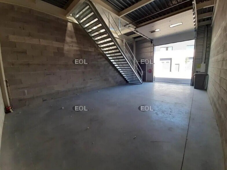 Flex in Valenton for lease - Interior Photo - Image 3 of 7