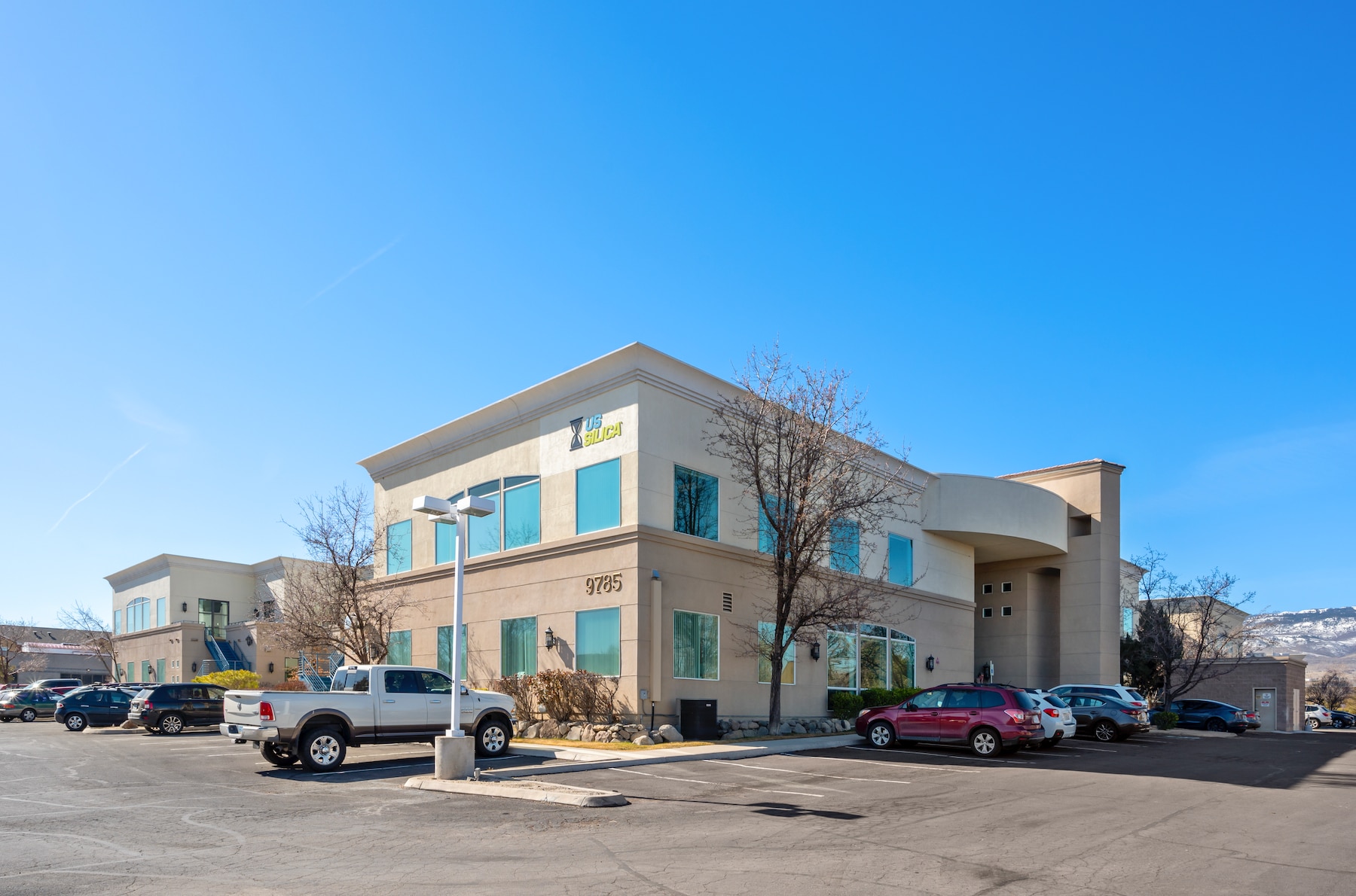 9785 Gateway Dr, Reno, NV for lease Primary Photo- Image 1 of 7