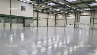 Industrial in Saint-Thibault-des-Vignes for sale Interior Photo- Image 2 of 11