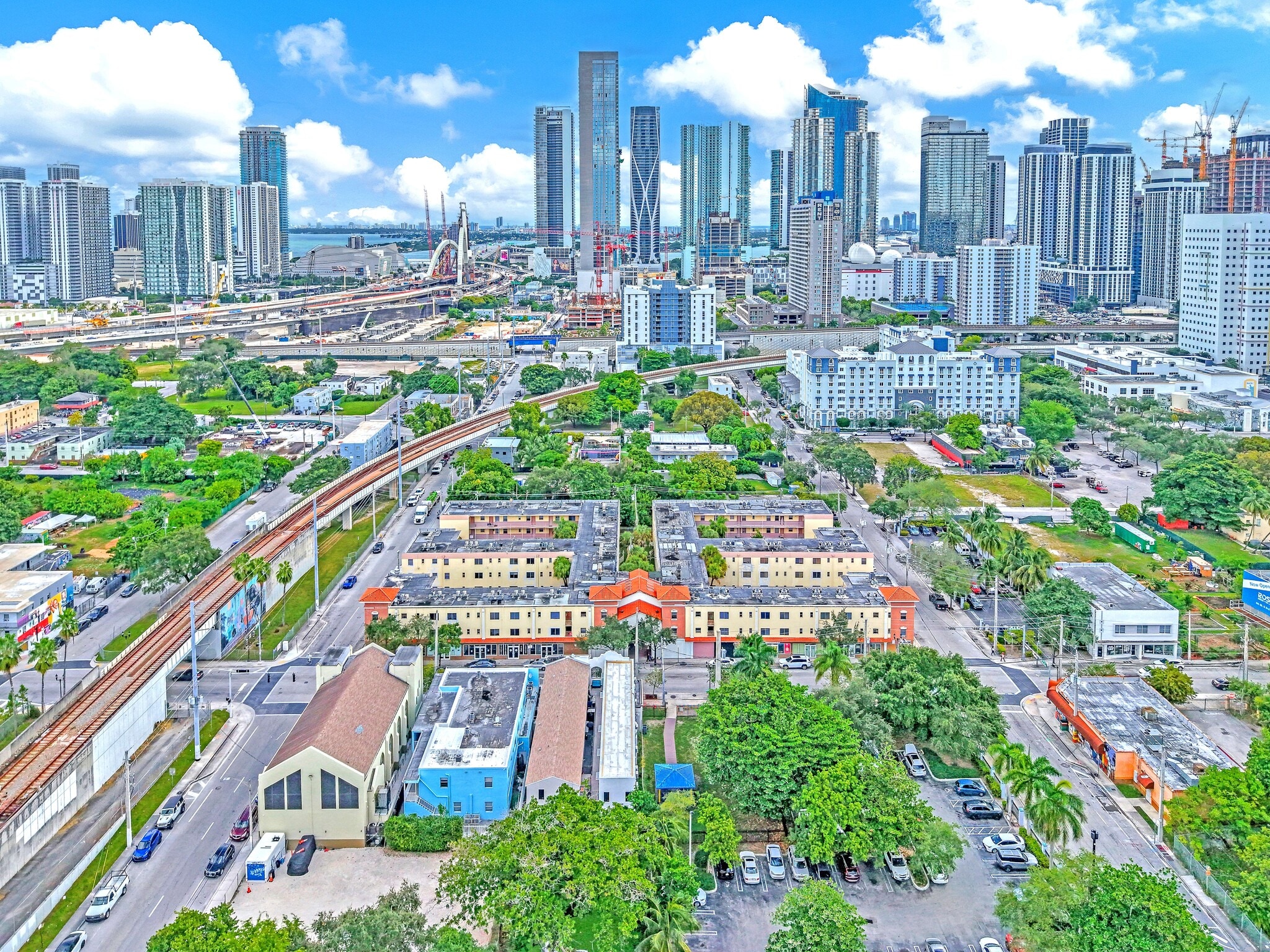 268 NW 11th St, Miami, FL for lease Primary Photo- Image 1 of 7