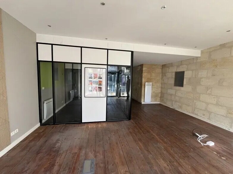 Retail in Bordeaux for lease - Interior Photo - Image 2 of 7